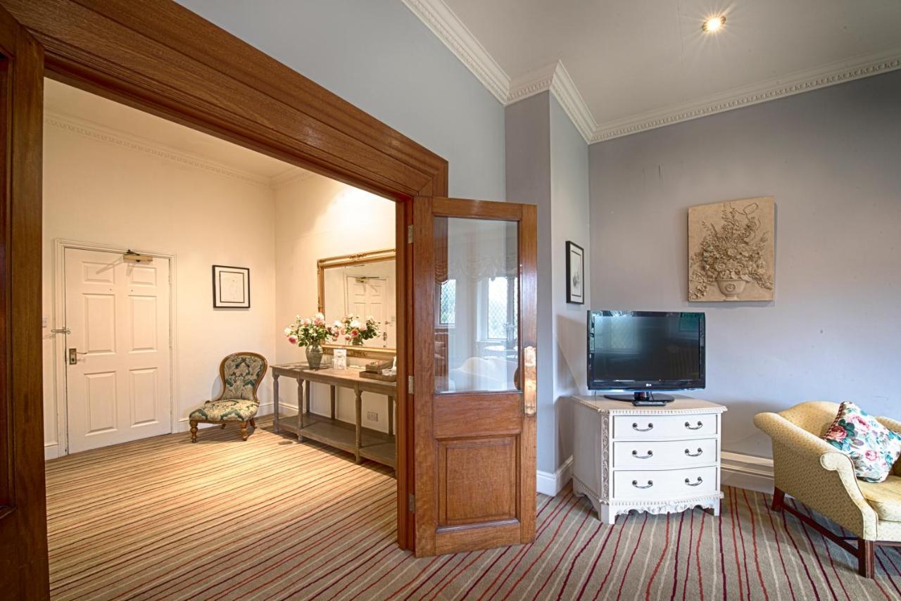 הנסול Miskin Manor Hotel מראה חיצוני תמונה
