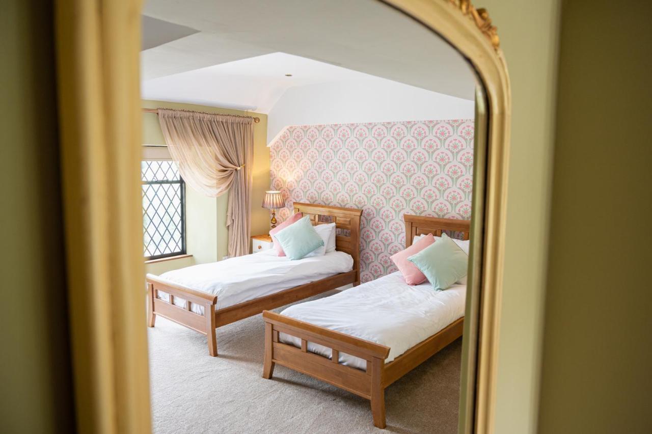 הנסול Miskin Manor Hotel מראה חיצוני תמונה
